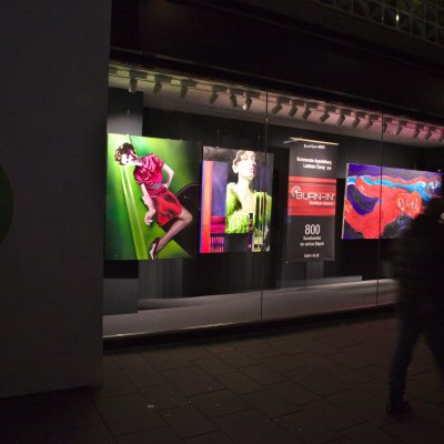 BURN-IN Auslage auf der Mariahilfer Straße | Gerngross