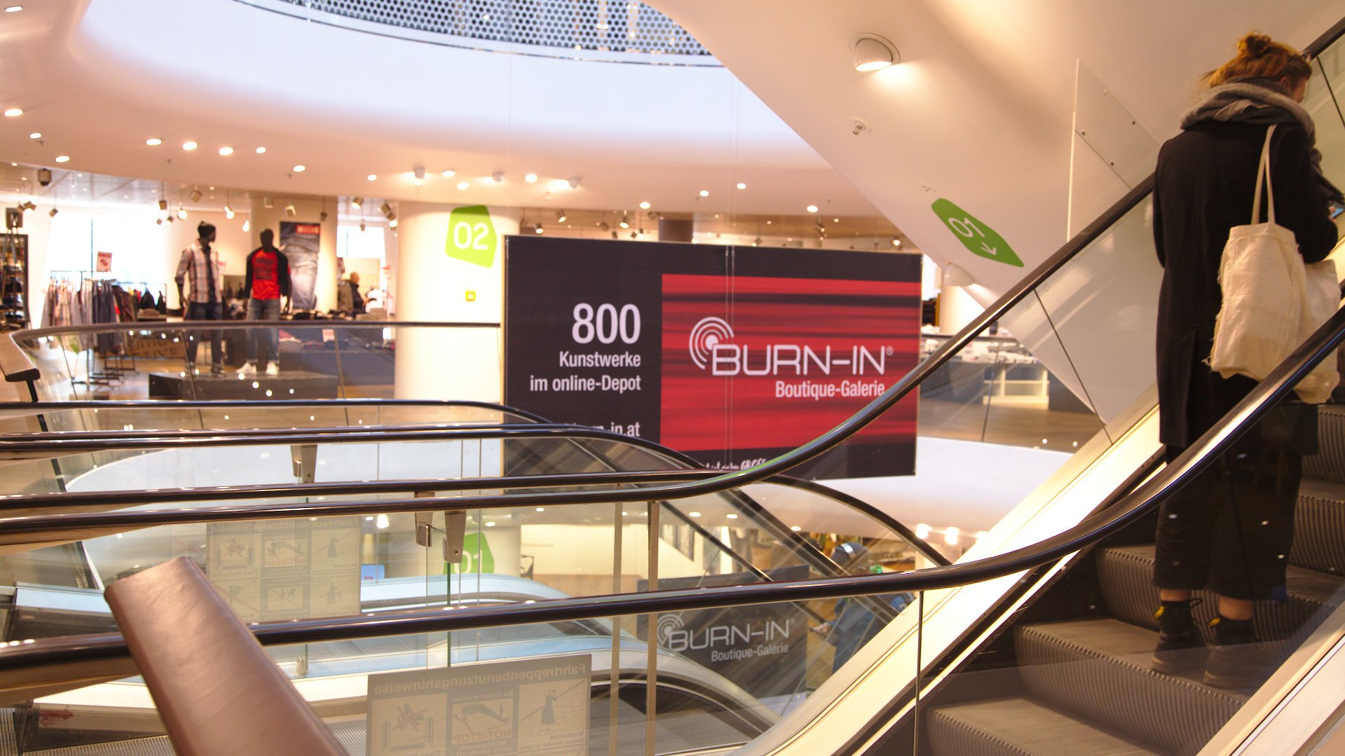 BURN-IN | Bespielung des Gerngross Atriums mit Originalkunst